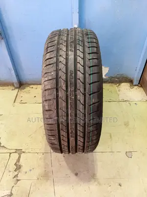 235/55r17 Maxtrek 103V