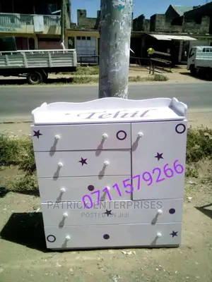 Chest of Drawers 4 by 4 Fitts