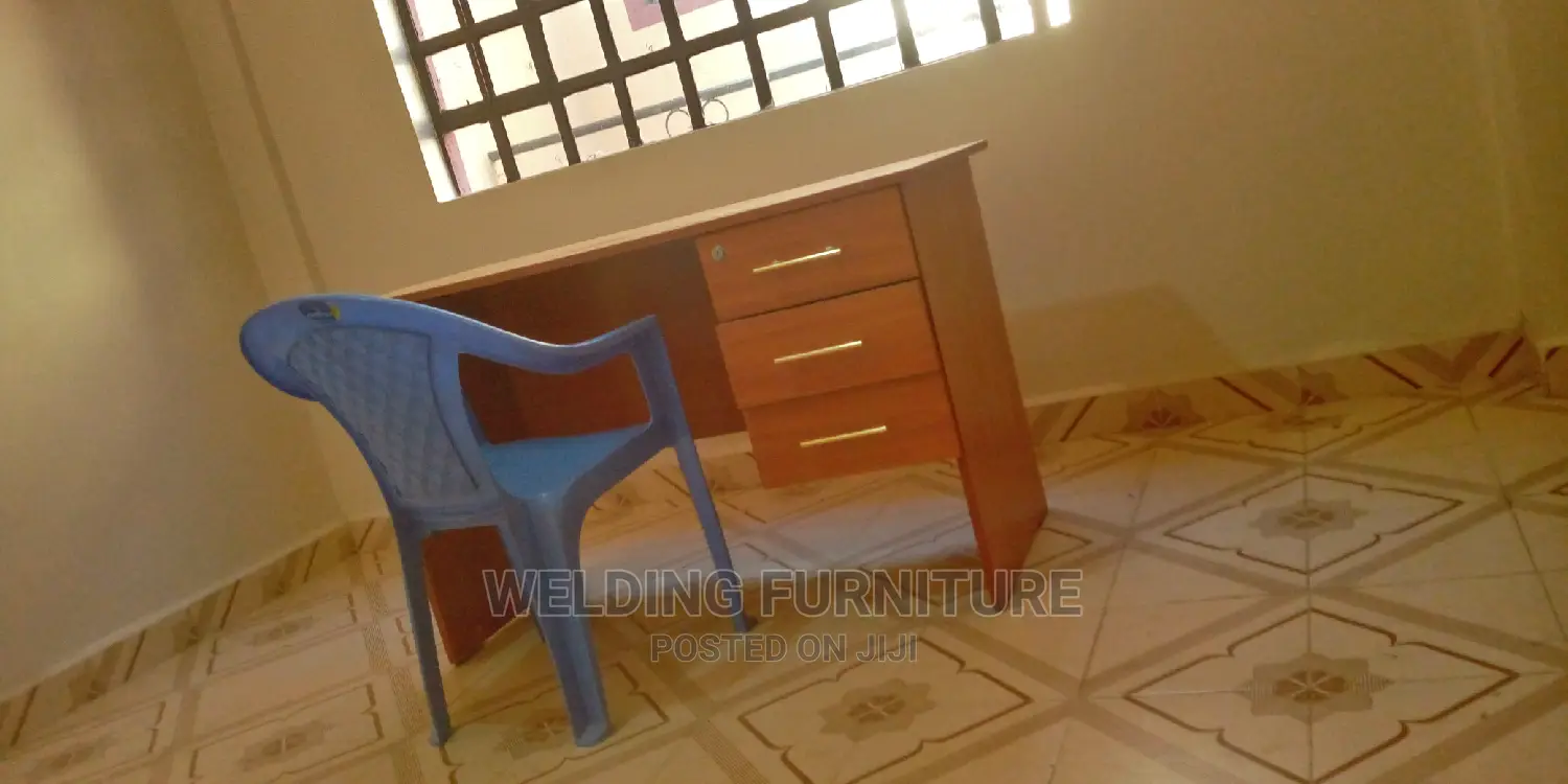 Office Desk or Study Table