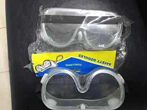 Dust-Free Safety Goggles for Work in Industries