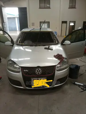 Vw Golf Mark 5 Front Windscreen With Sensor