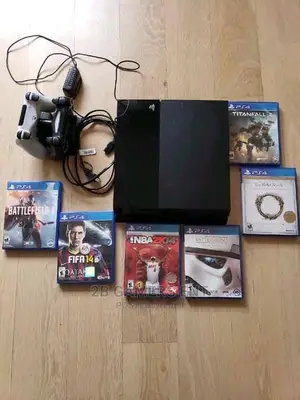 Play Station 4, Original, 1st Version