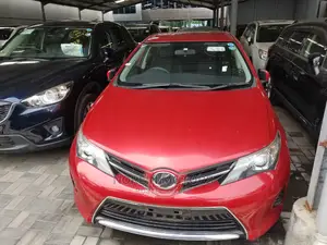 Toyota Auris 2015 Burgandy
