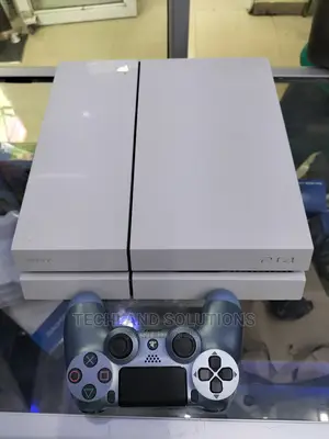 SONY Playstation 4 Chipped With 10 Games