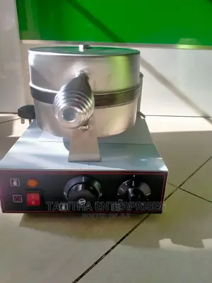 A Single Waffle Baker
