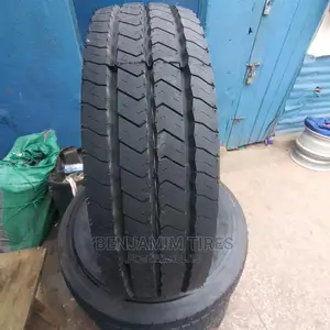 Dunlop Tires Sizes 235/75r17.5 for Isuzu Frr.