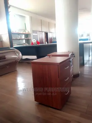 Side Drawer