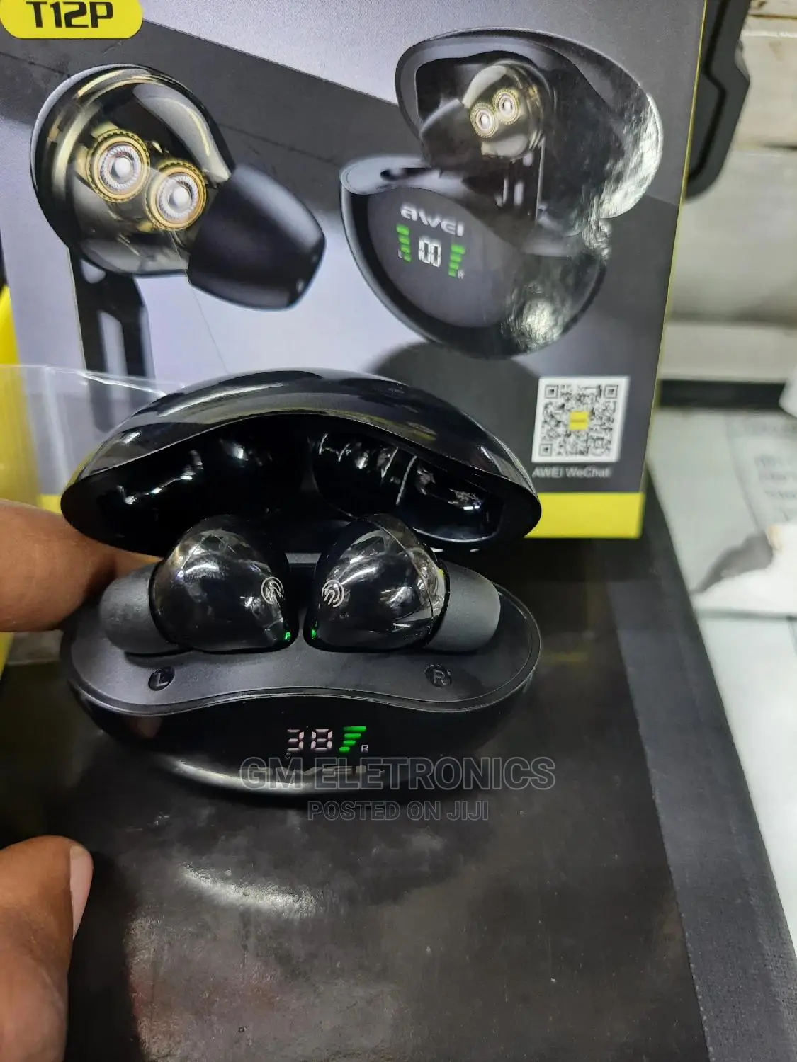 Awei Dual Dynamic Earbuds With Charging Case .