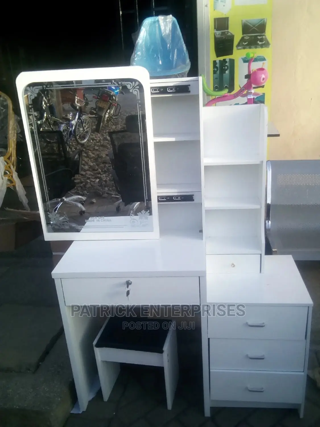 Dressing Table With A Sliding Mirror