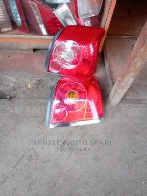 Avensis Rearlights