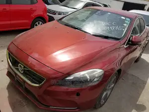 Volvo V40 2014 Red