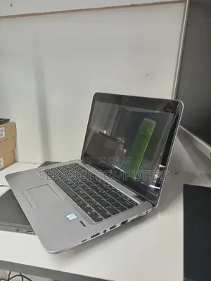 Laptop HP EliteBook 820 G4 8GB Intel Core I7 SSD 256GB