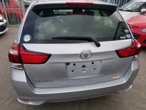 Toyota Fielder 2015 Silver