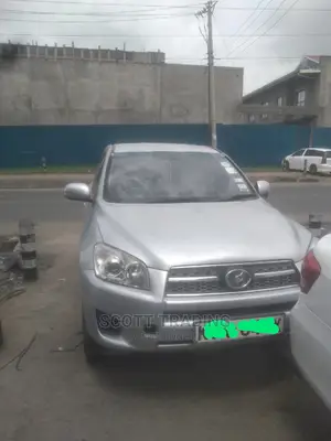 Toyota Rav 4 2006 Model Front Windscreen