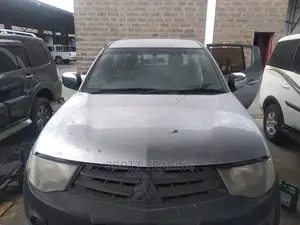 Mitsubishi L200 2008 Model Front Windscreen