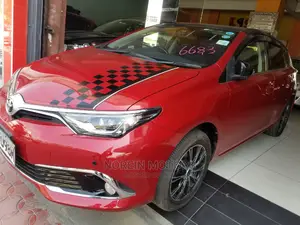Toyota Auris 2014 Red
