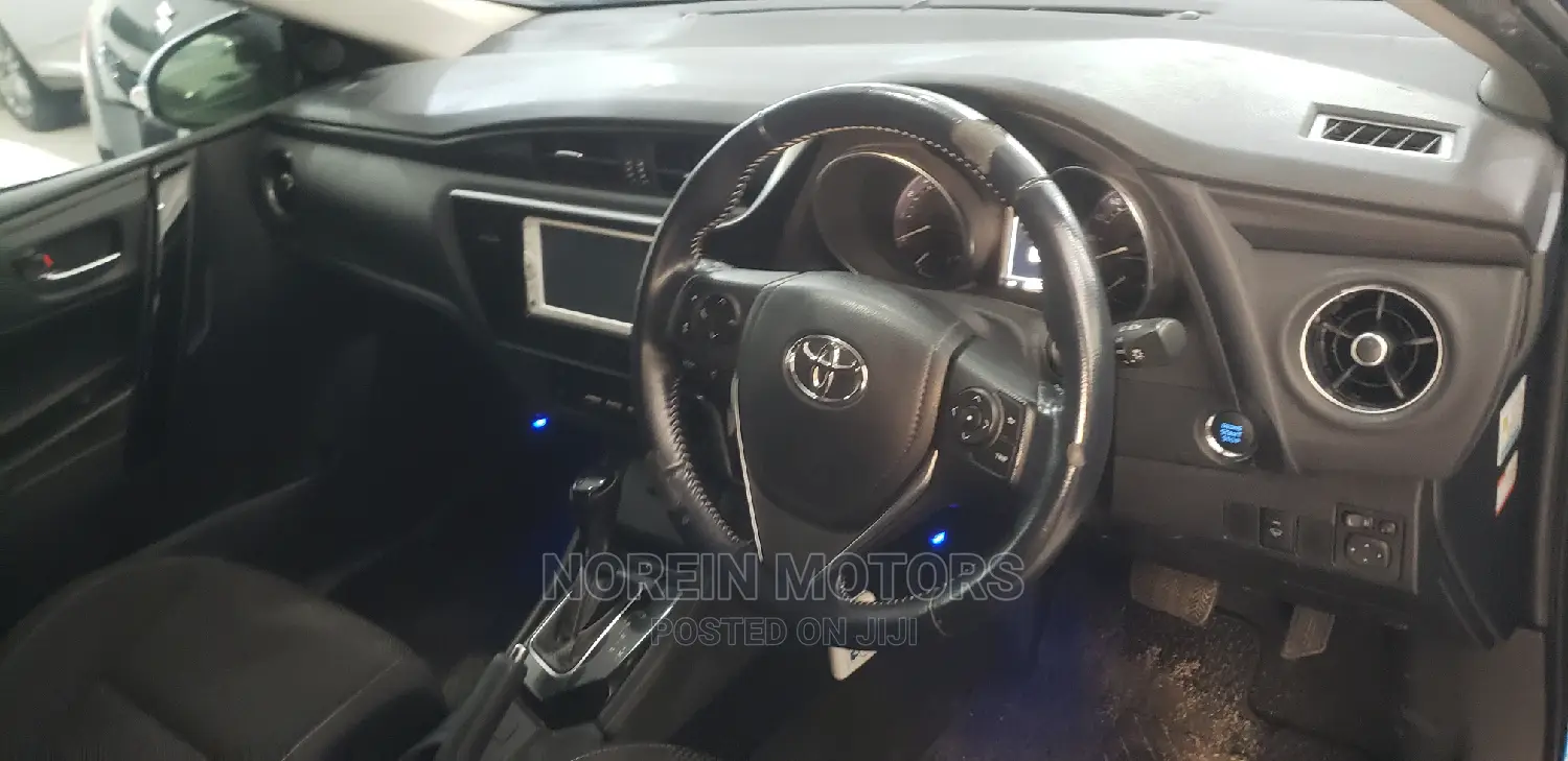 Toyota Auris 2015 Blue
