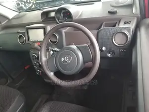 Toyota Spade 2015 Red