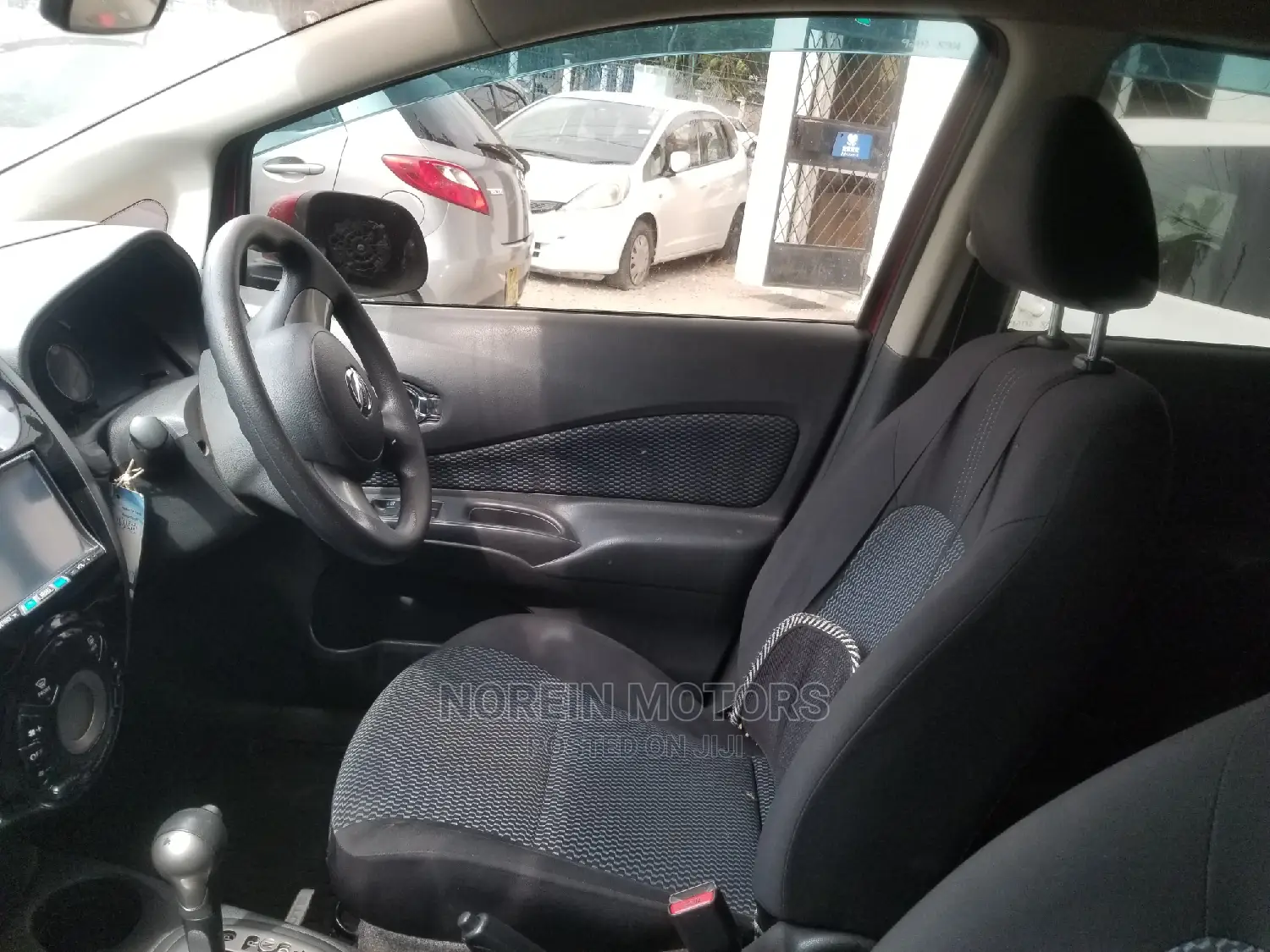 Nissan Note 2014 SV Premium Red