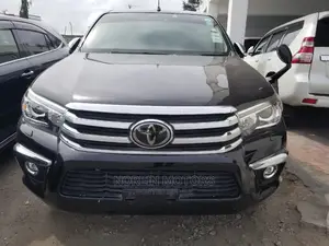 Toyota Hilux 2016 Black