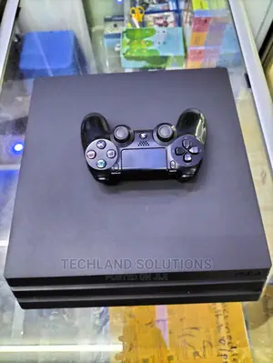 Ps4 PRO Chipped With 17 Games ! 