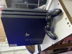 Play Station 4 Pro, Chipped, 20 Games