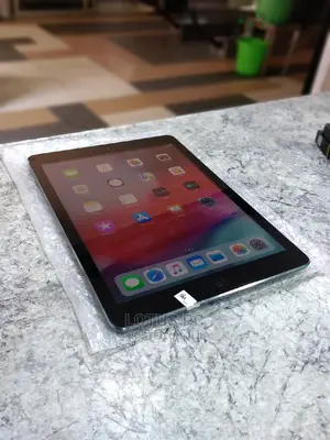 Apple iPad 9.7 32 GB Silver