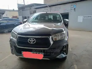 Toyota Hillux Revo Year 2014 Windscreen
