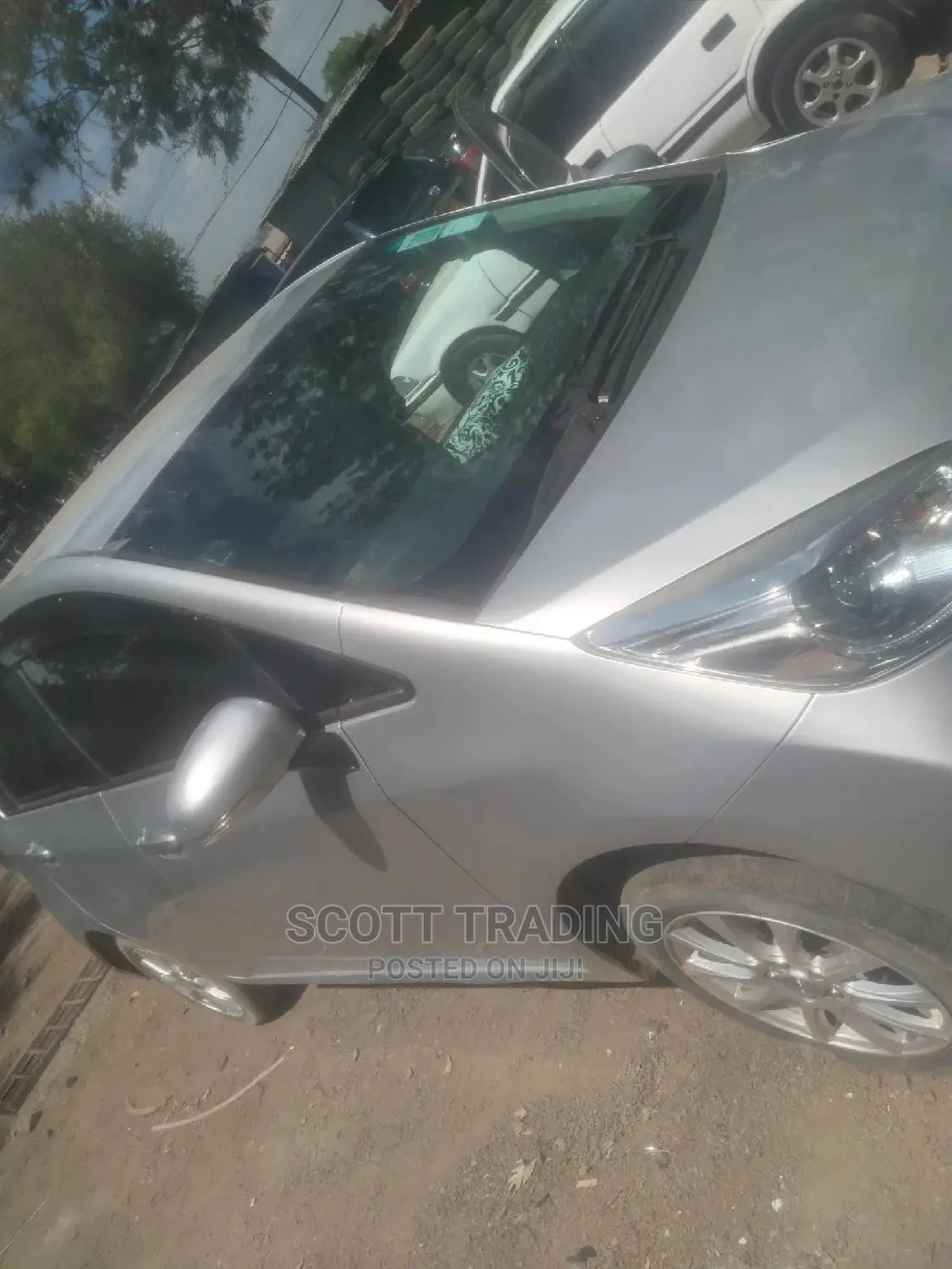 Ractis 2012 Front Windscreen