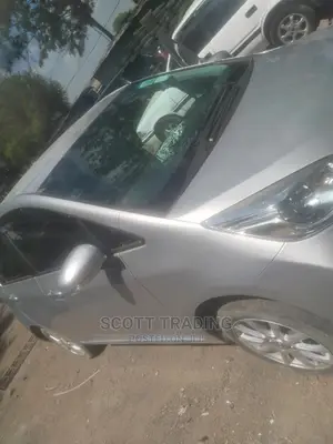 Ractis 2012 Front Windscreen