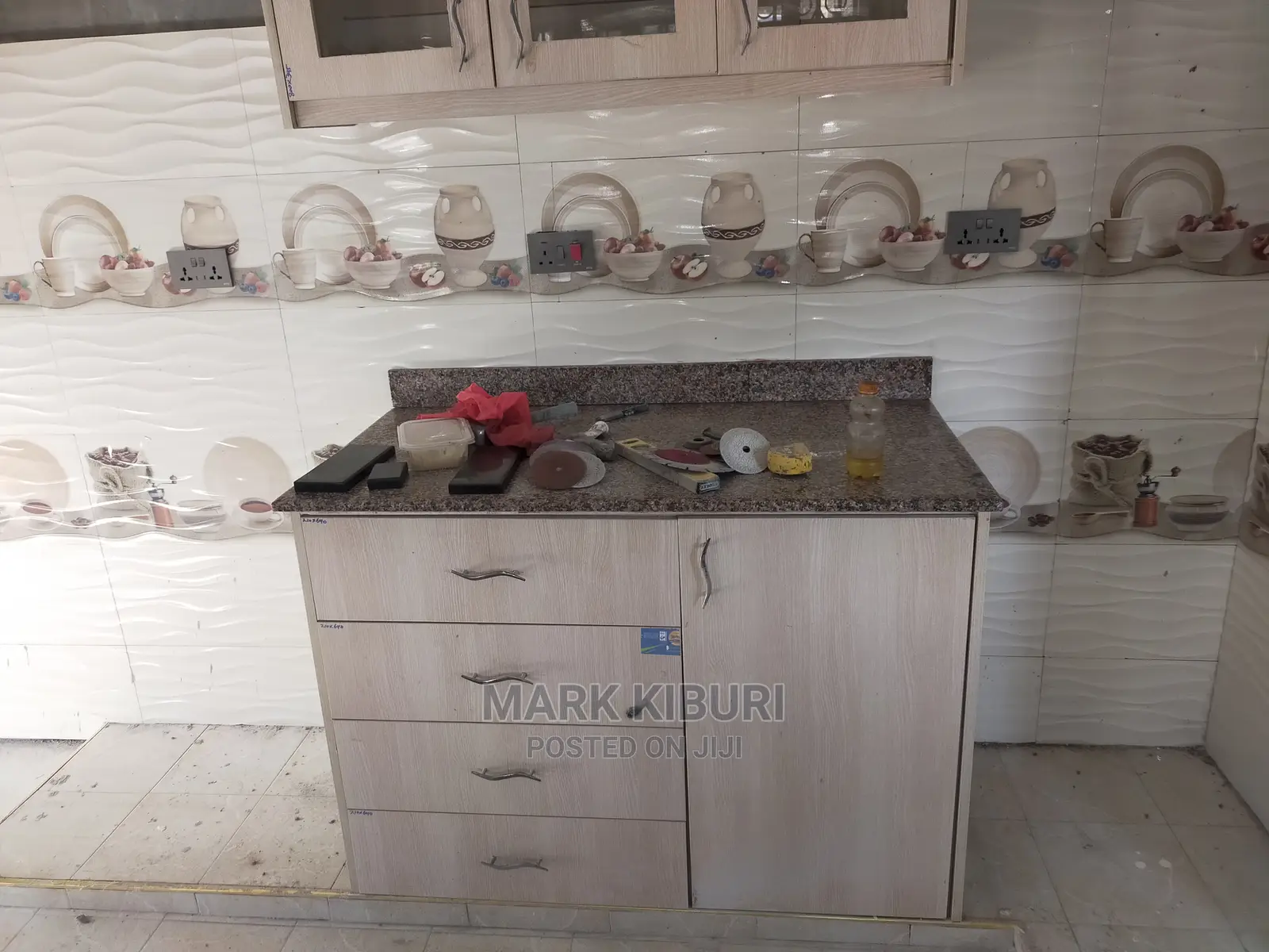 Creamish Granite Shade