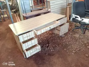 Office Desk 1.6m