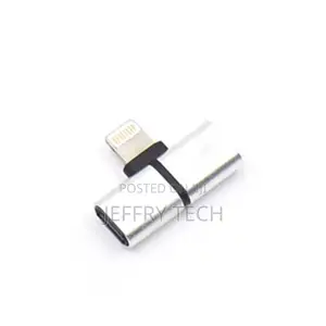 A 2 in 1 Earphone Converter Adapter for Apple Audio Charge S