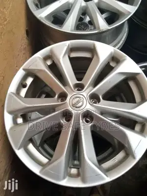 17 Inch Nissan Extral Rims Set