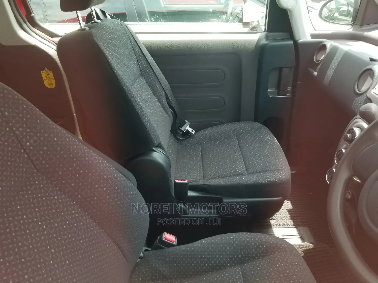 Toyota Porte 2015 Red