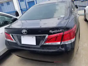 Toyota Crown 2014 Black