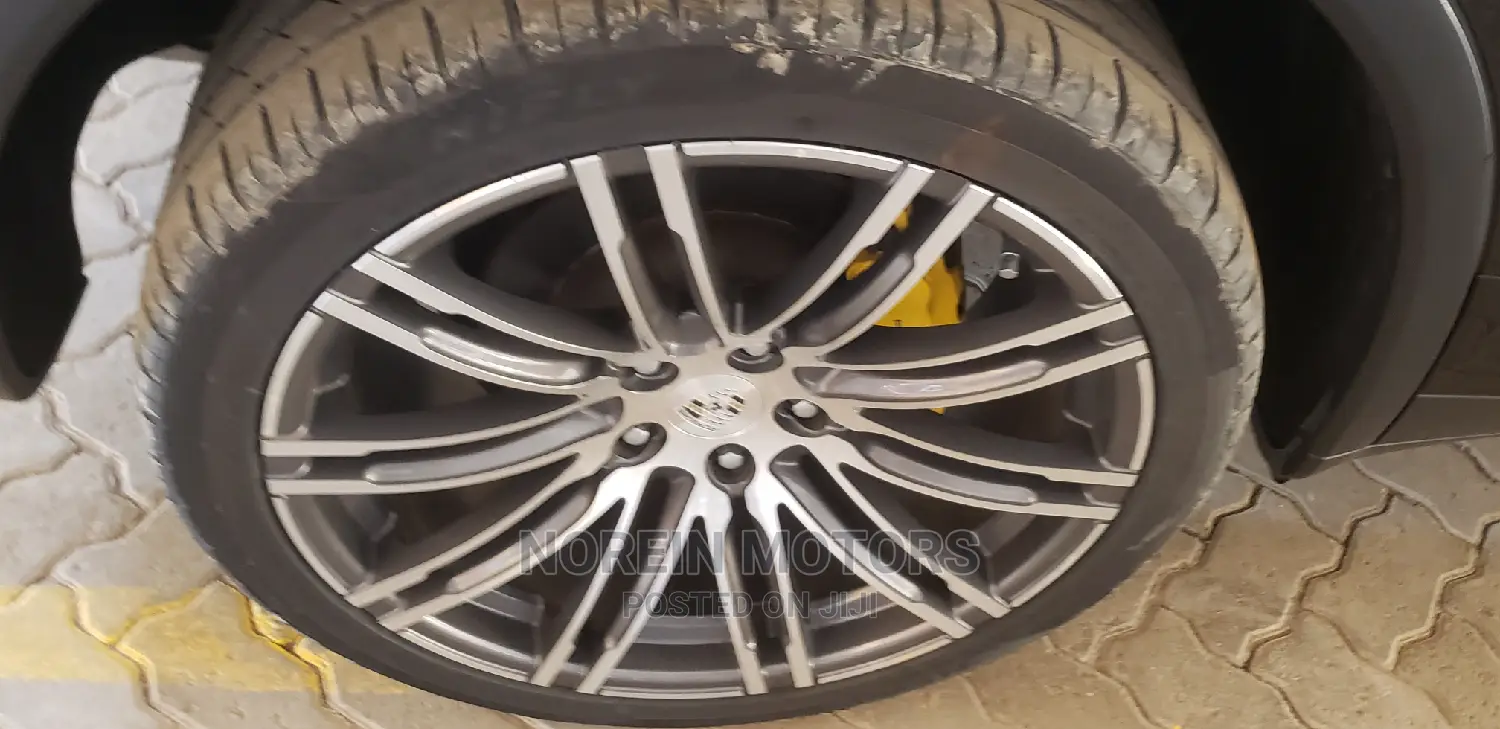 Porsche Cayenne 2015 Black