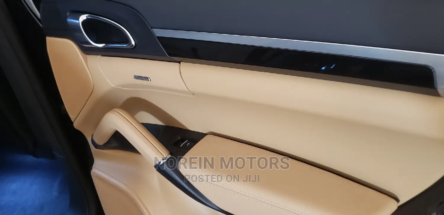 Porsche Cayenne 2015 Black