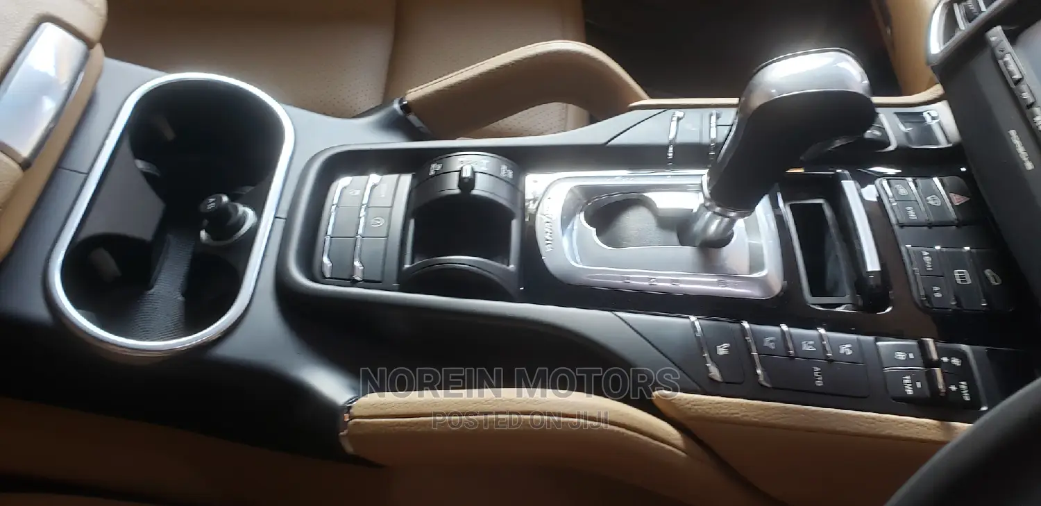 Porsche Cayenne 2015 Black
