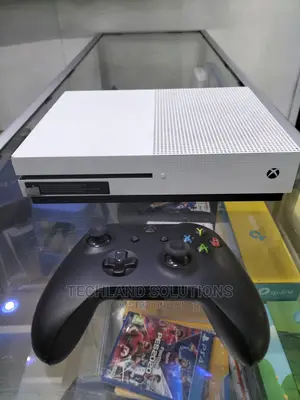 WHITE Xbox One S
