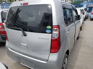 Suzuki Wagon 2015 Silver