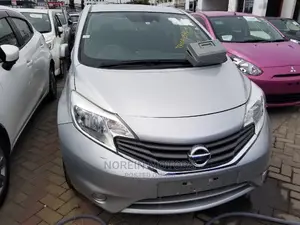 Nissan Note 2014 SV Premium Silver