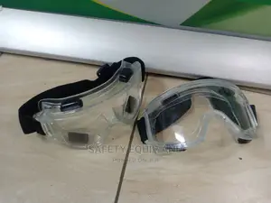 Heavy Duty Goggles With a Black Elastic