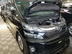 Toyota Vellfire 2014 Green