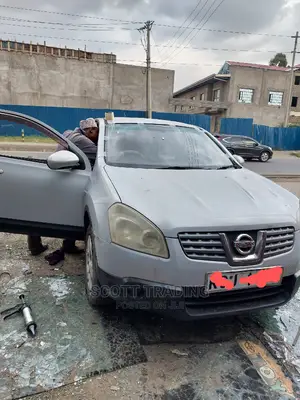 Nissan Dualis 2010 Front Windscreen