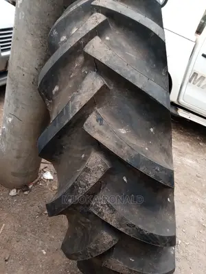18.4-30 Yana Tyre (Kilimo) Tractor Tyre