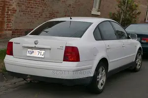 Vw Passat B5 Front Windscreen