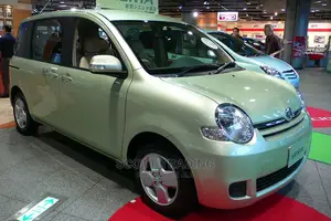 Sienta Front Windscreen