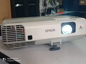 Epson Powerlite 1835