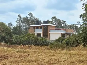 50 by 100 Plots on Sale at Kenol-Sagana Makutano.